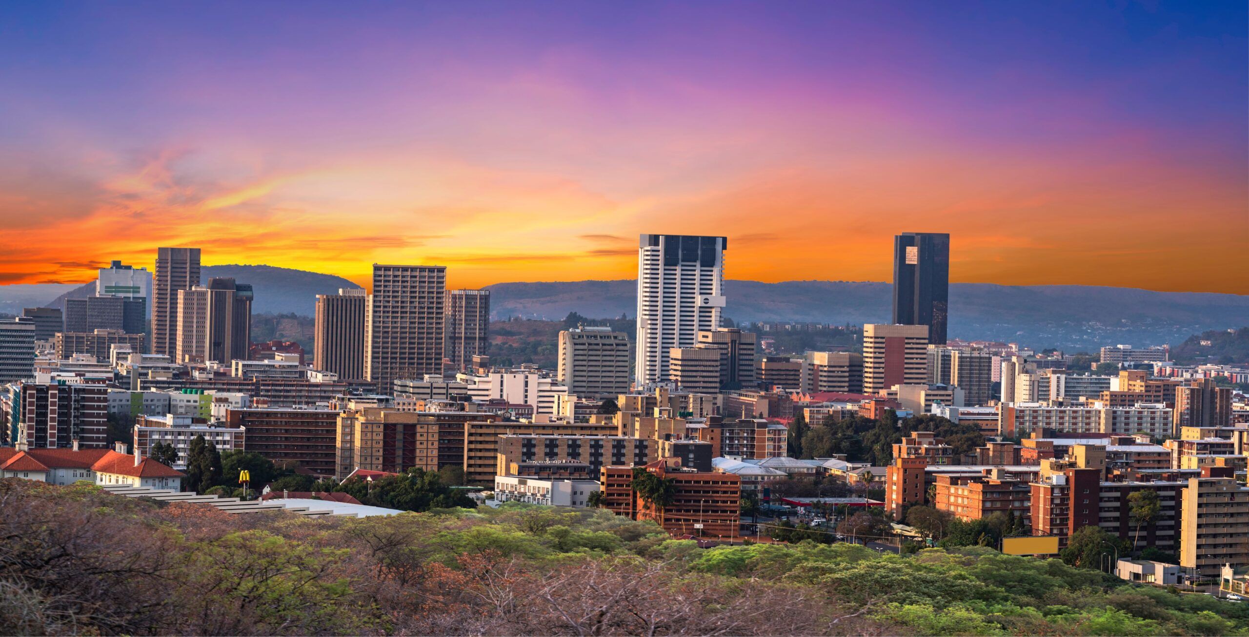 Skyline von Tshwane Pretoria bei Sonnenuntergang